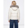 Tiffosi giubbotto beige con pelliccia ecologica da donna. 10067774 Cora g 110 Star White